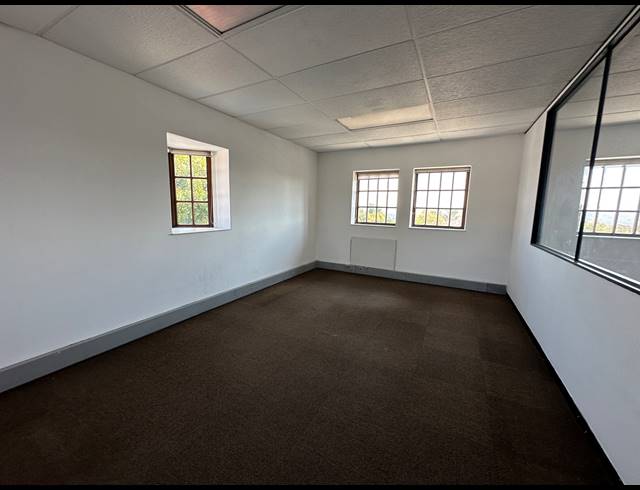 90M² OFFICE TO LET IN PARKMORE